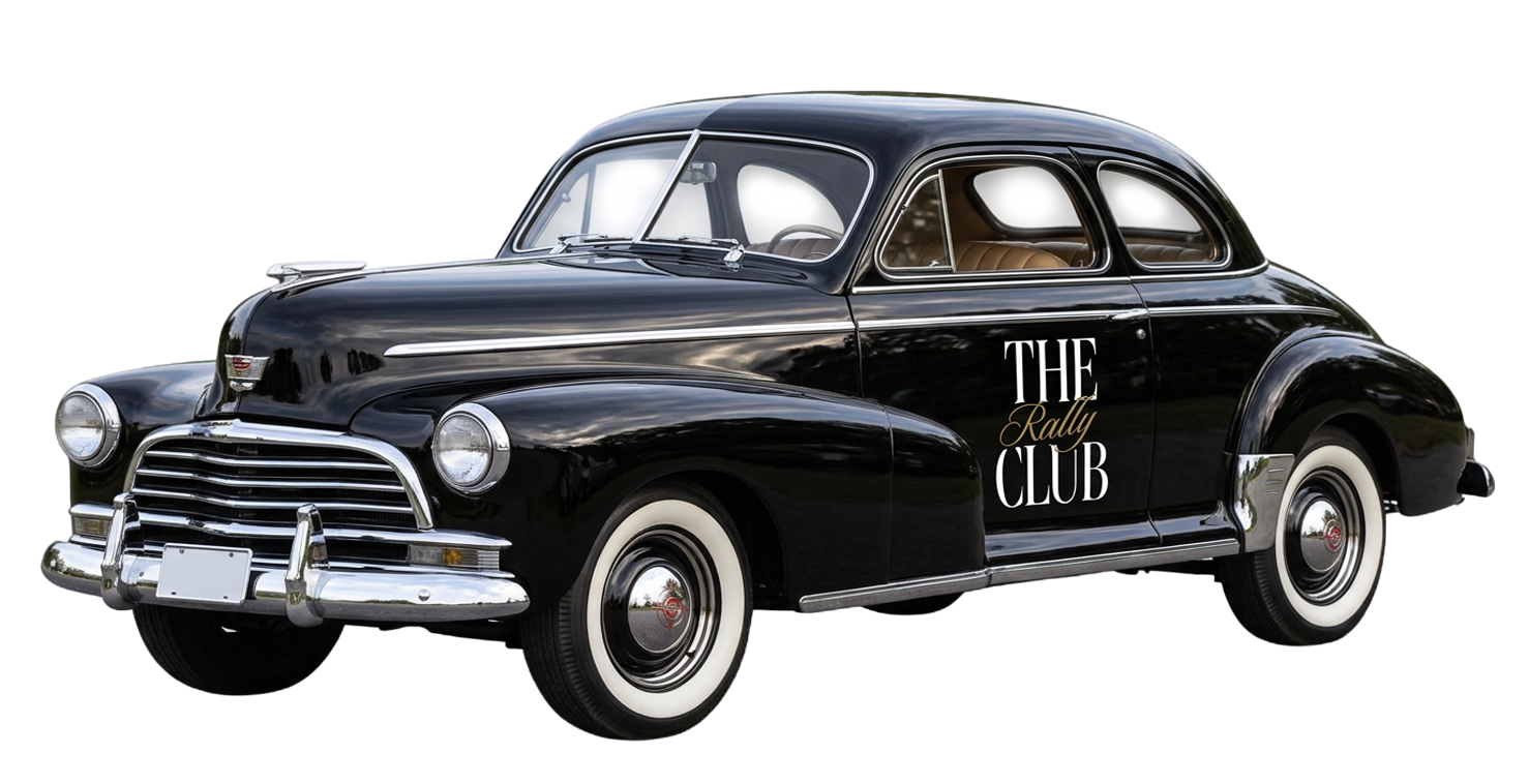 Chevrolet Fleetline 1946 con el calco del Rally Club en la puerta